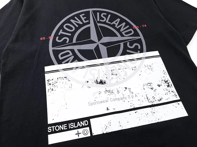 W666#P110💰 [Stone lsland/Stone Island Chest Destruction Big Compass Printed Short-Sleeved T-shirt] ⚠️[Original creation with high control of details] - Made of 230g combed cotton 32 count double yarn, soft and comfortable to the touch, sweat-absorbent and breathable. - Simple basic and versatile style, original single quality, the first choice for couples. - Made in a large factory, four needles and five threads on the shoulder, neat alignment, high quality workmanship. - Same style for men and women. Very versatile, one piece for everyone, details are clearly visible. Color: Black White Size: M L